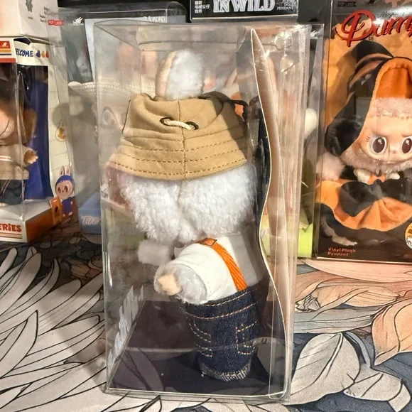 Fall Into Wild Plush - Picture 4 of 6